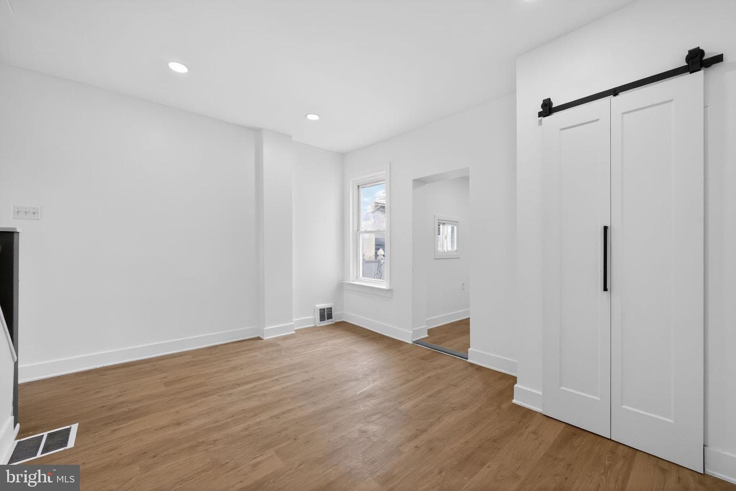 5141 Charles Street photo 9