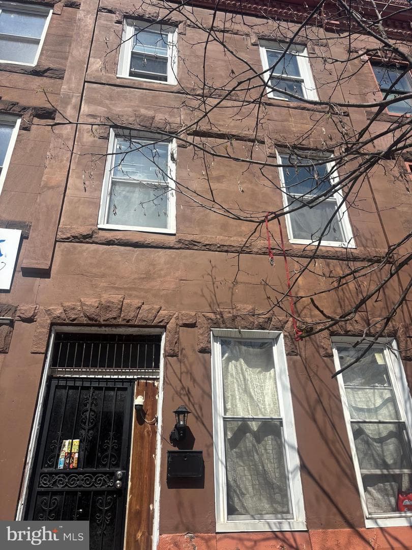 3105 W Diamond Street, Philadelphia