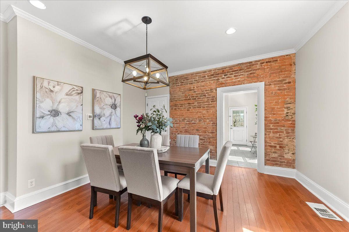 3626 Calumet Street photo 7