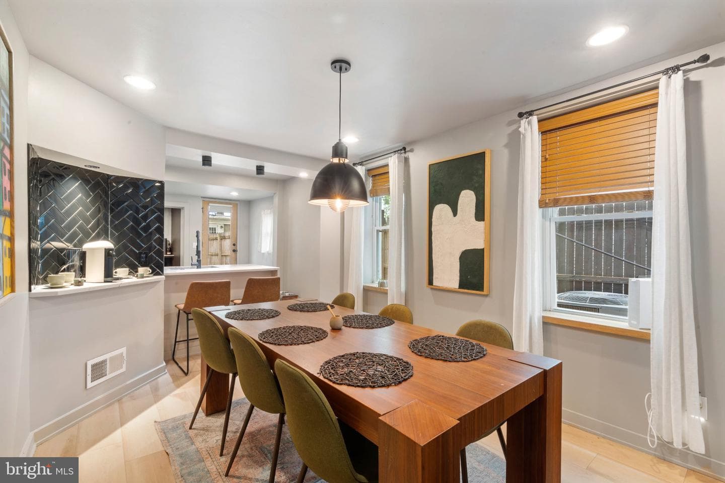 1932 E York Street photo 10