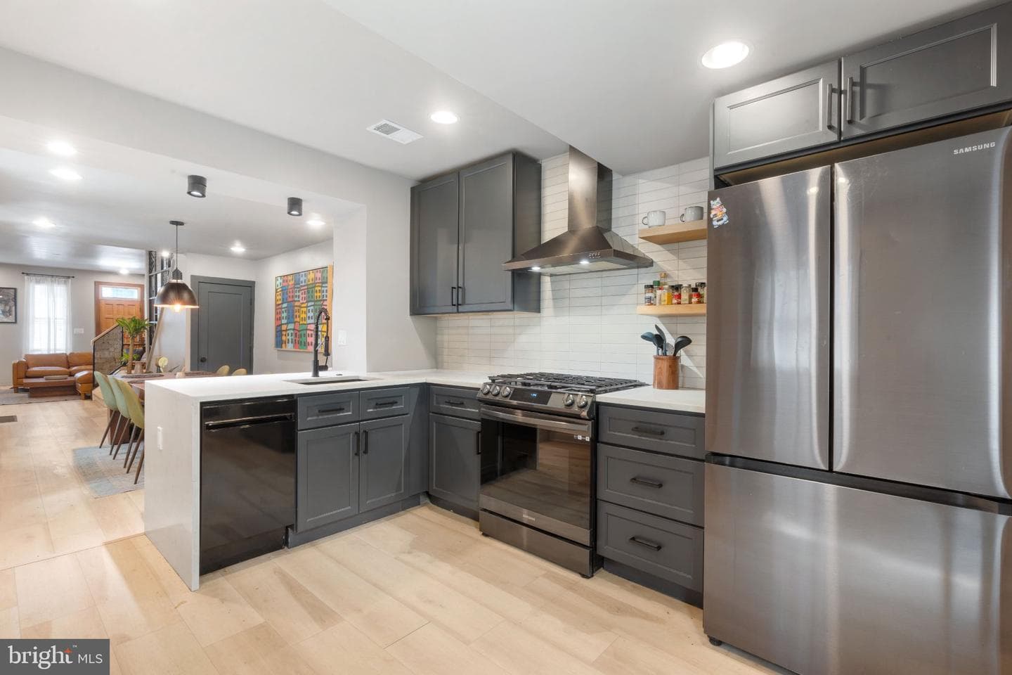 1932 E York Street photo 14