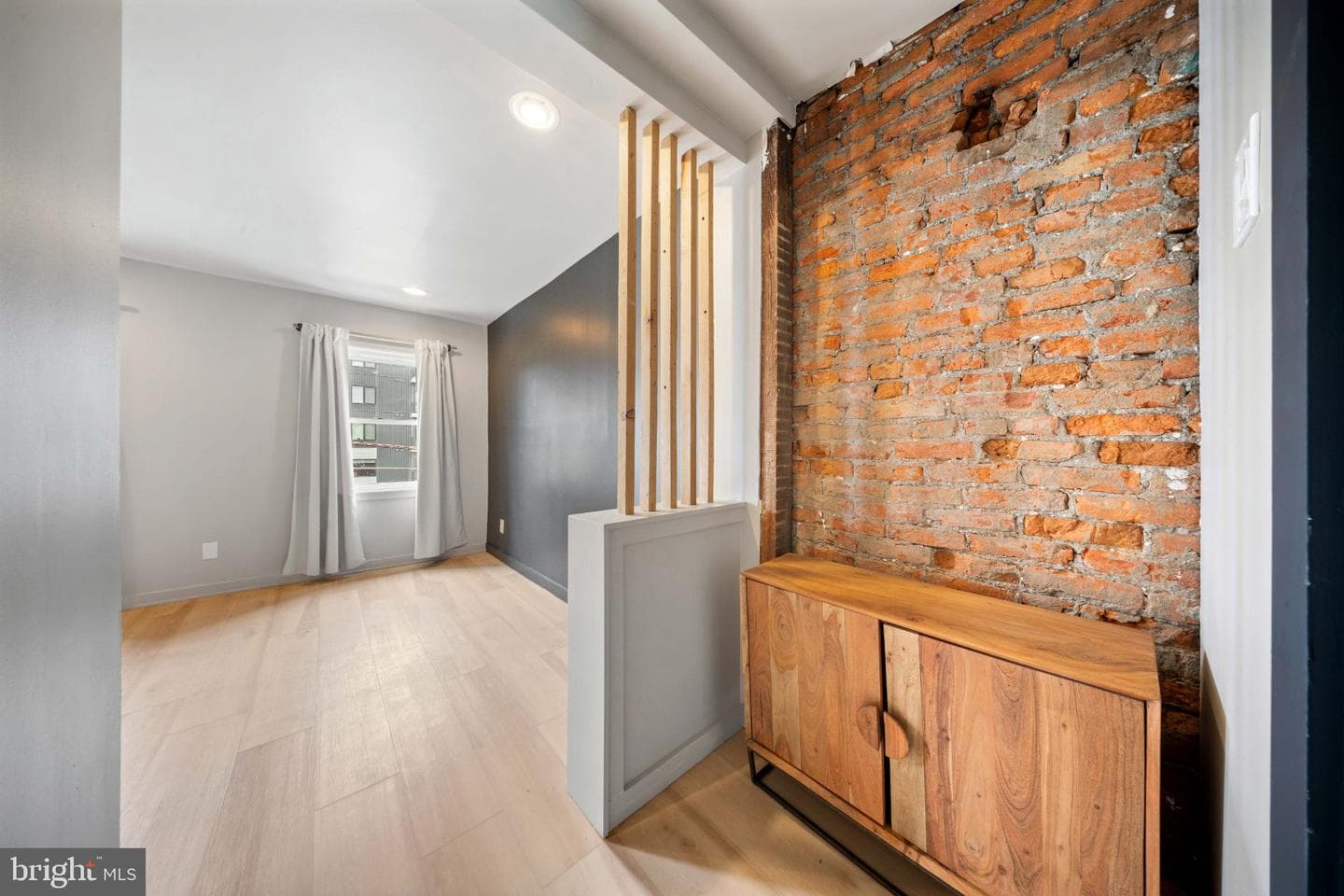 1932 E York Street photo 30
