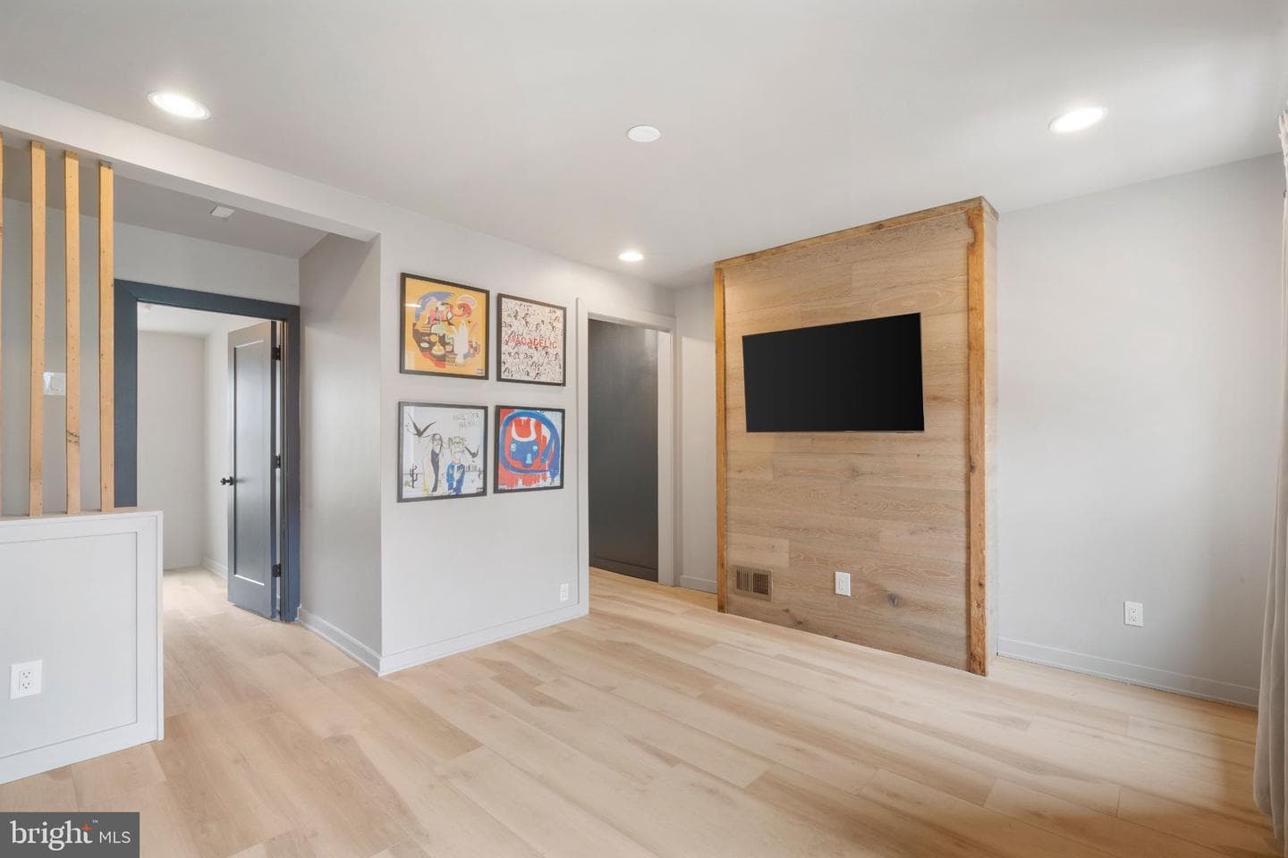 1932 E York Street photo 31