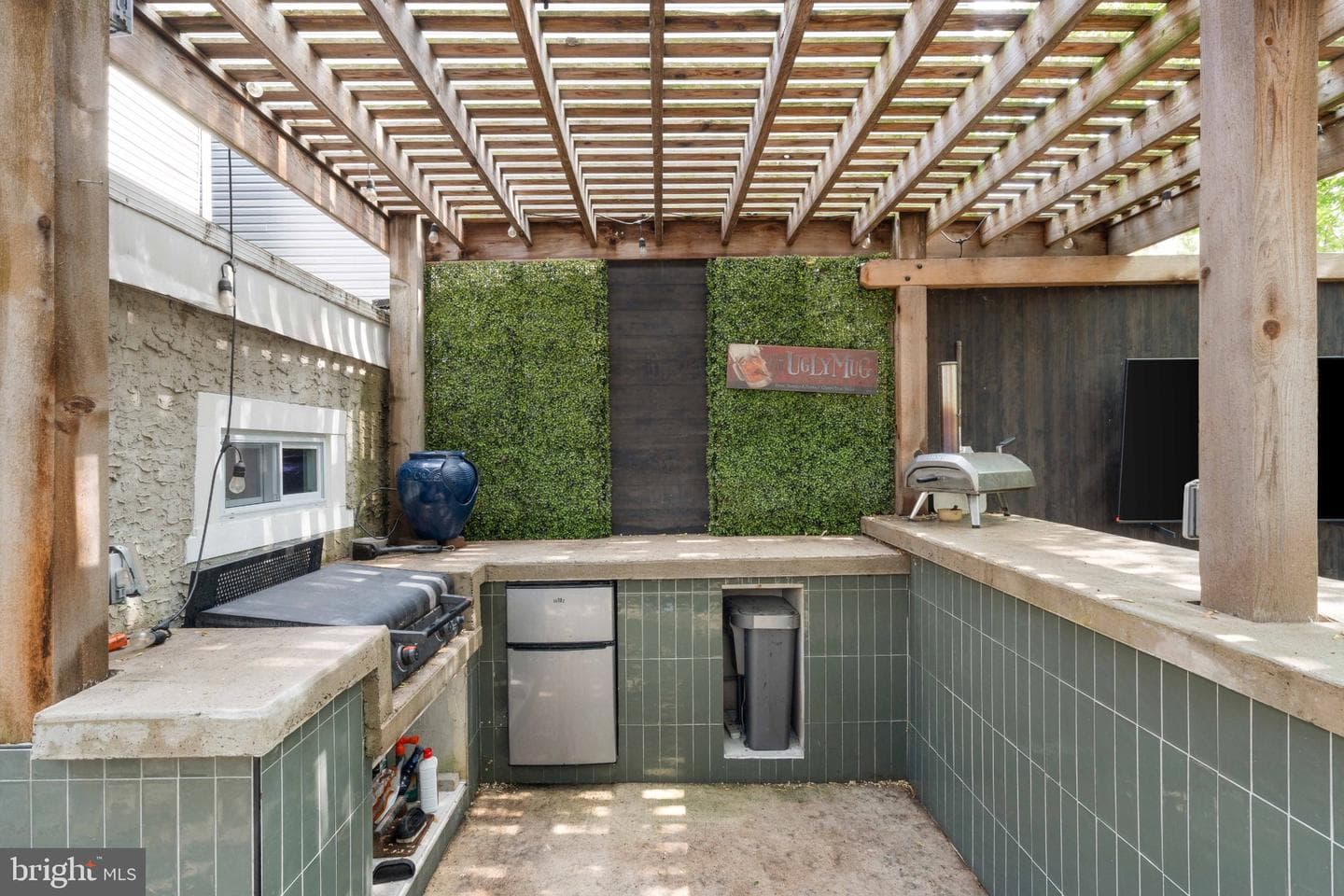 1932 E York Street photo 43