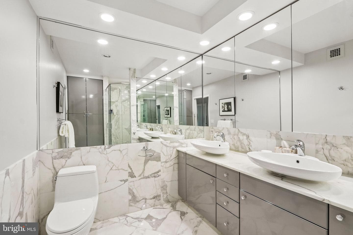 220 W Rittenhouse Square #10c photo 26