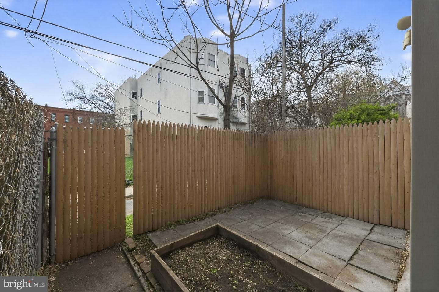 1722 Edgley Street photo 30