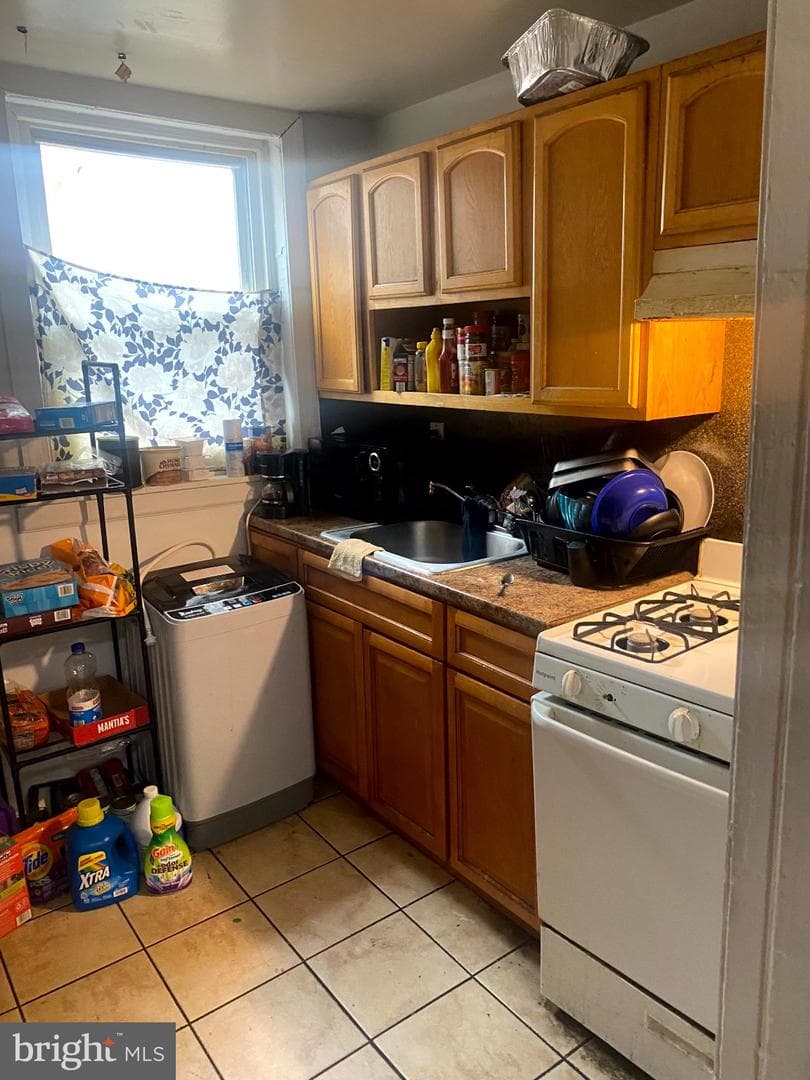 2252 N Cleveland Street photo 4