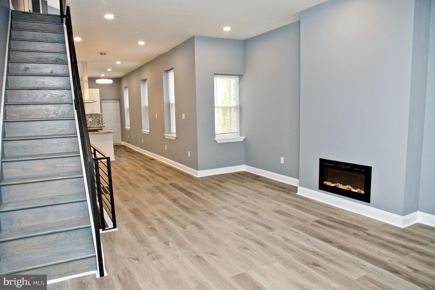 3137 Clifford Street photo 12