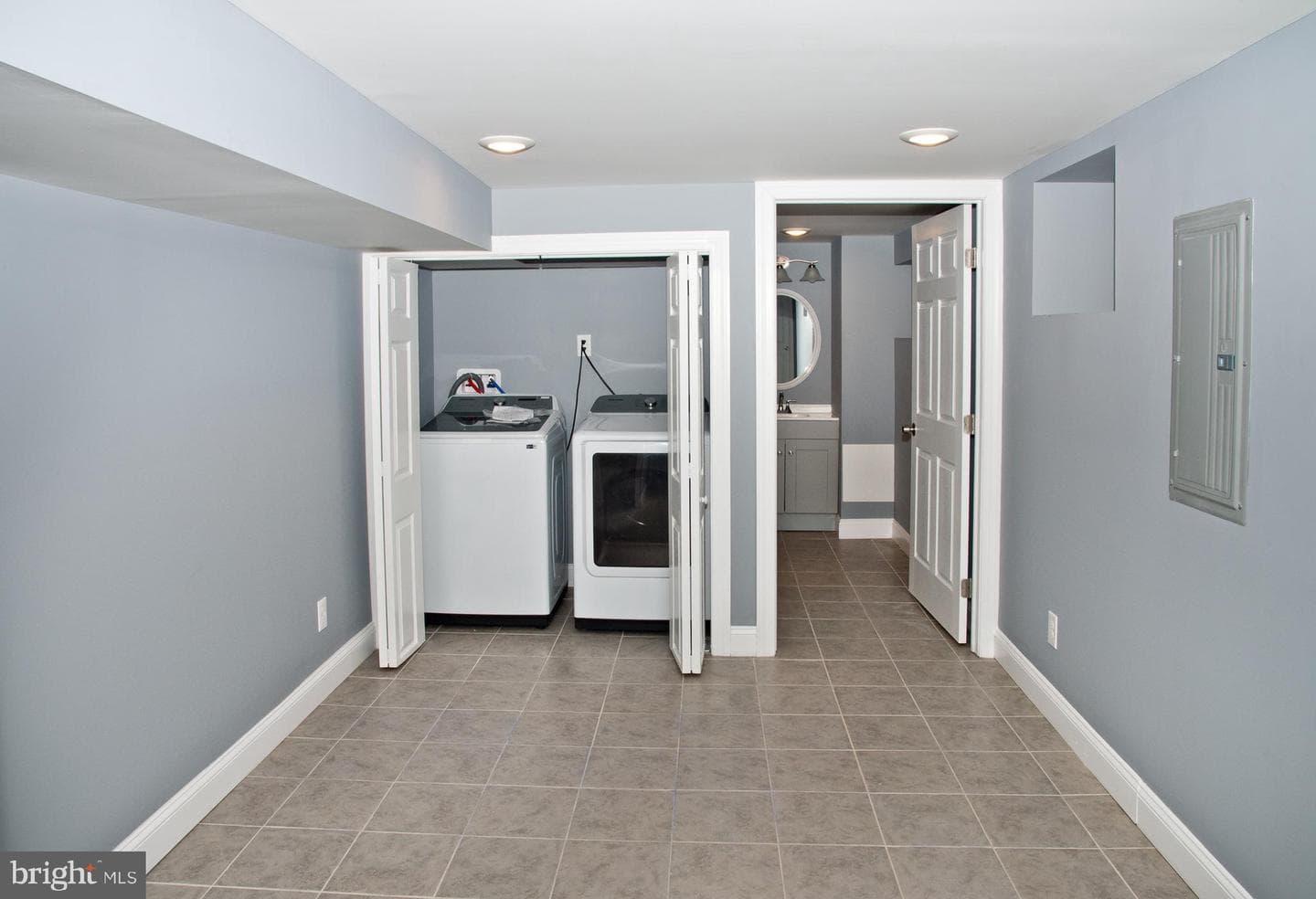 3137 Clifford Street photo 20