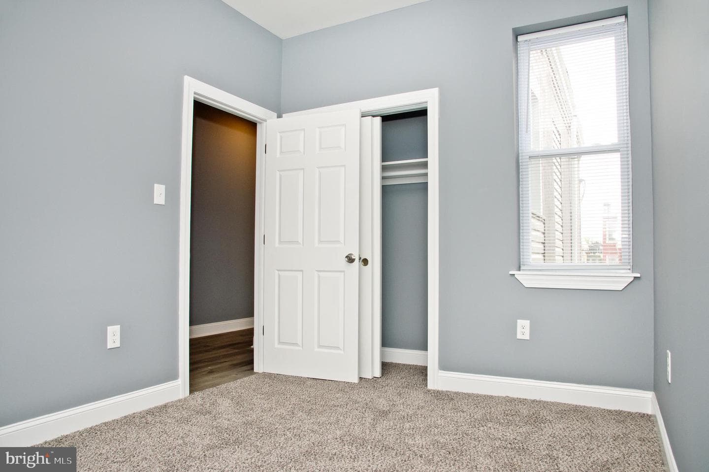3137 Clifford Street photo 23