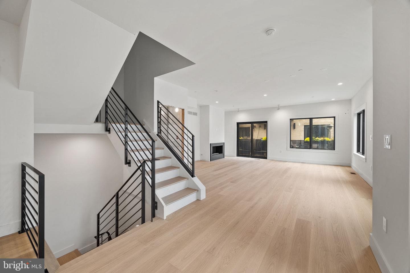 706 Latona Street #j photo 3
