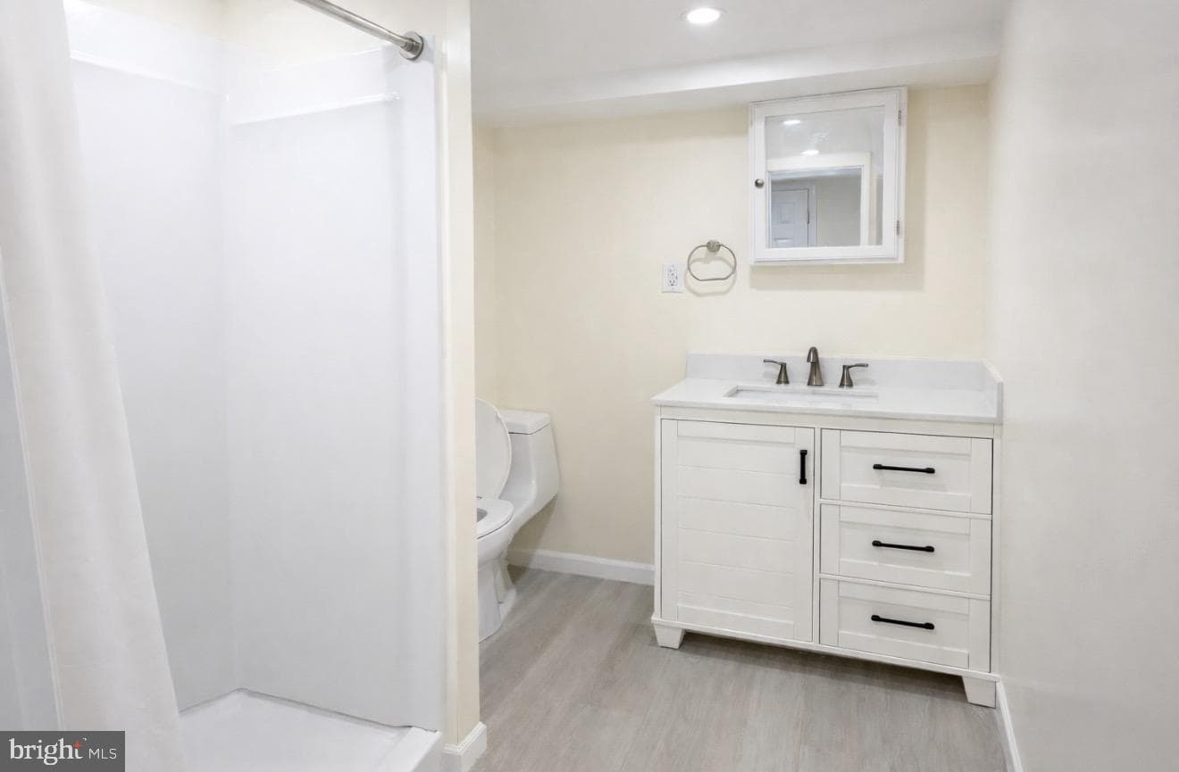 2135 Mckinley Street photo 12