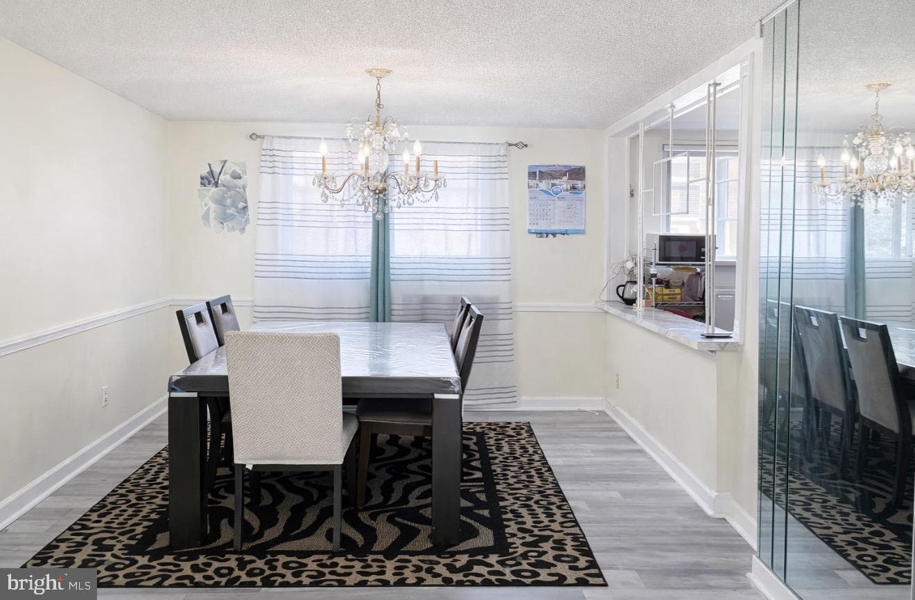 2135 Mckinley Street photo 5