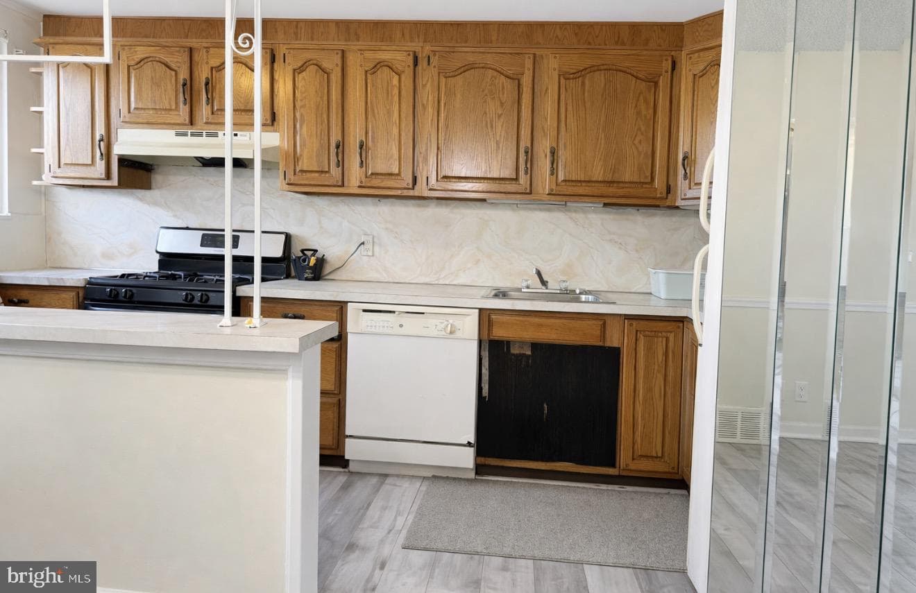 2135 Mckinley Street photo 6