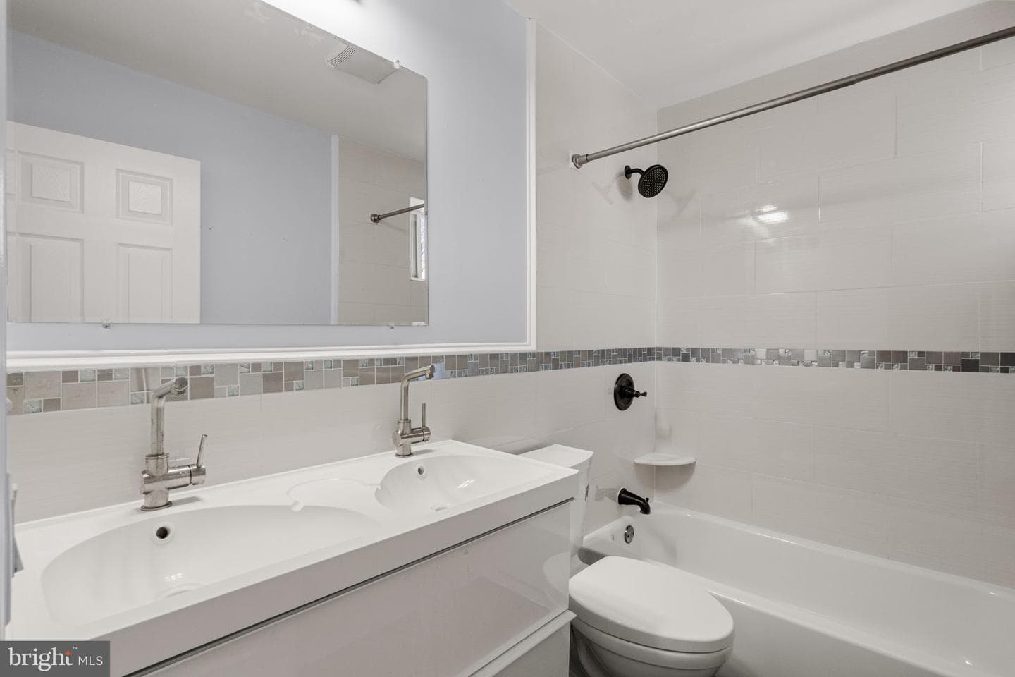 2051 Morris Street photo 23