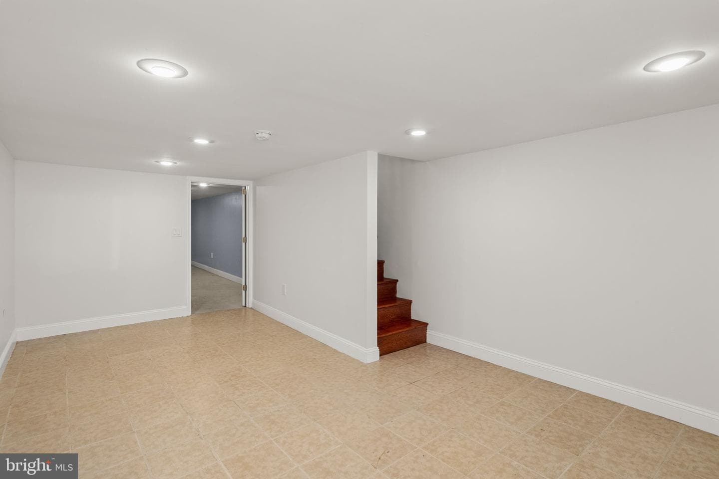 2051 Morris Street photo 34