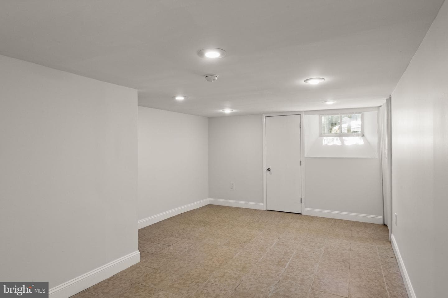 2051 Morris Street photo 36