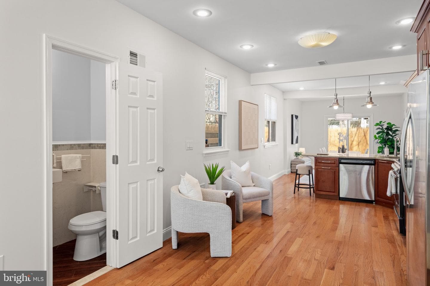 2051 Morris Street photo 7