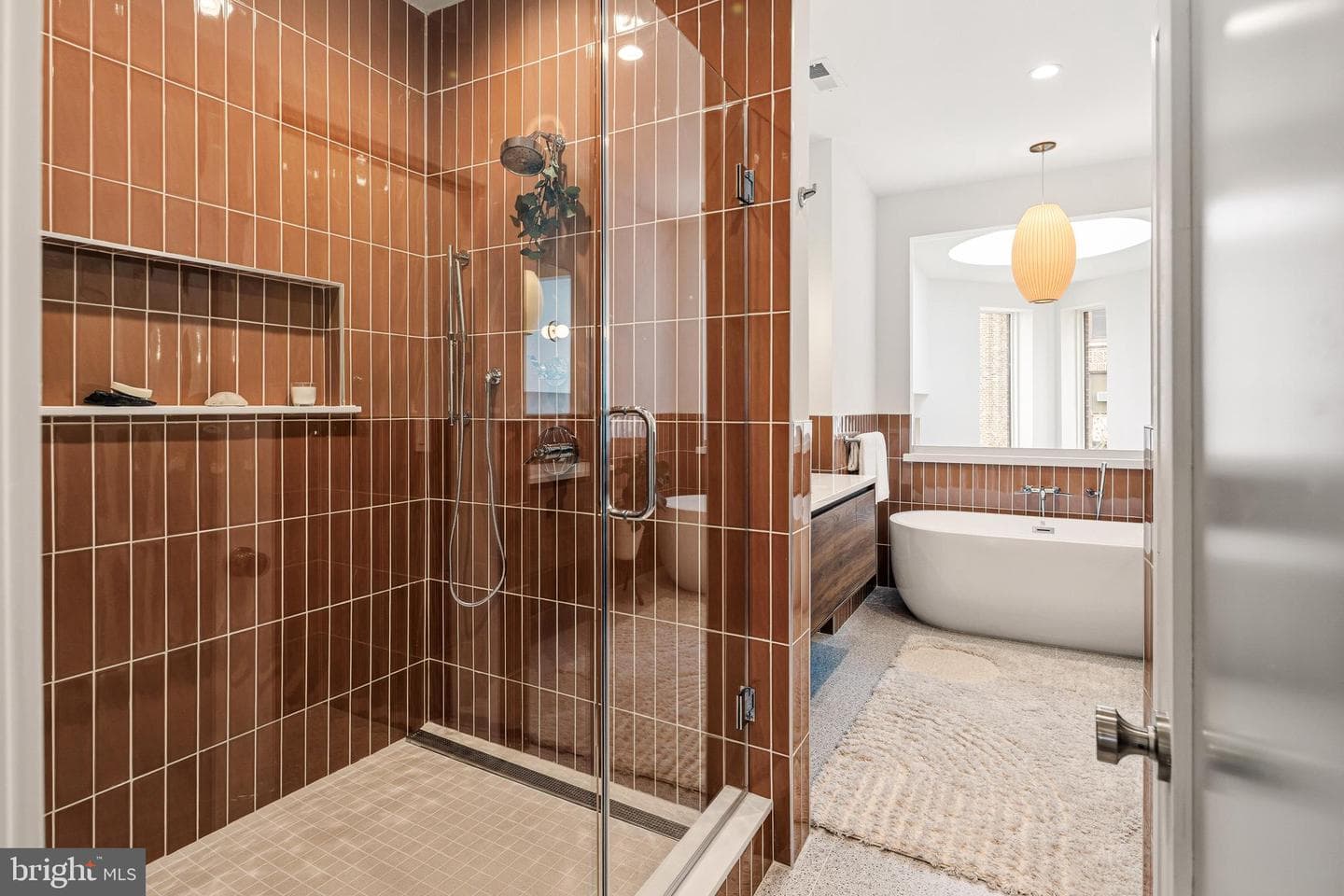 633 E Thompson Street photo 47