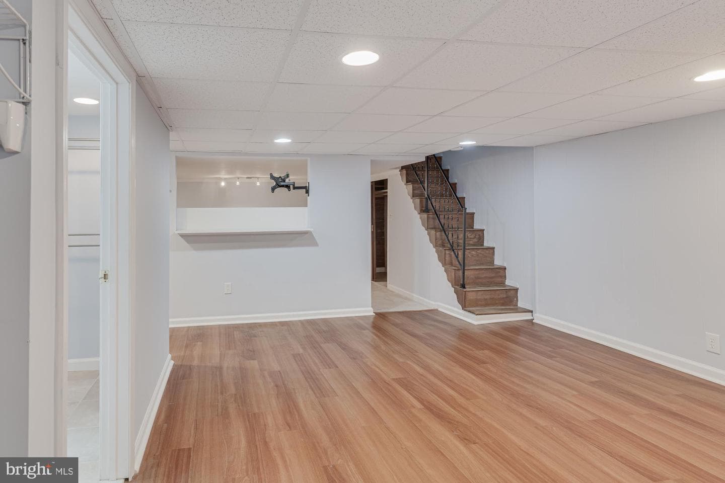 3039 Fanshawe Street photo 16
