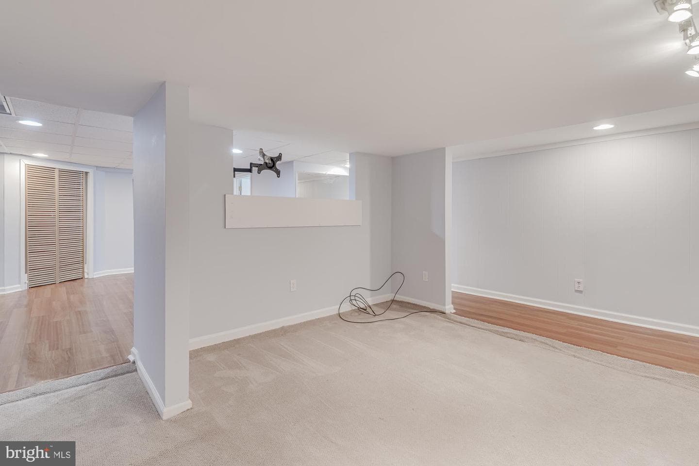 3039 Fanshawe Street photo 18