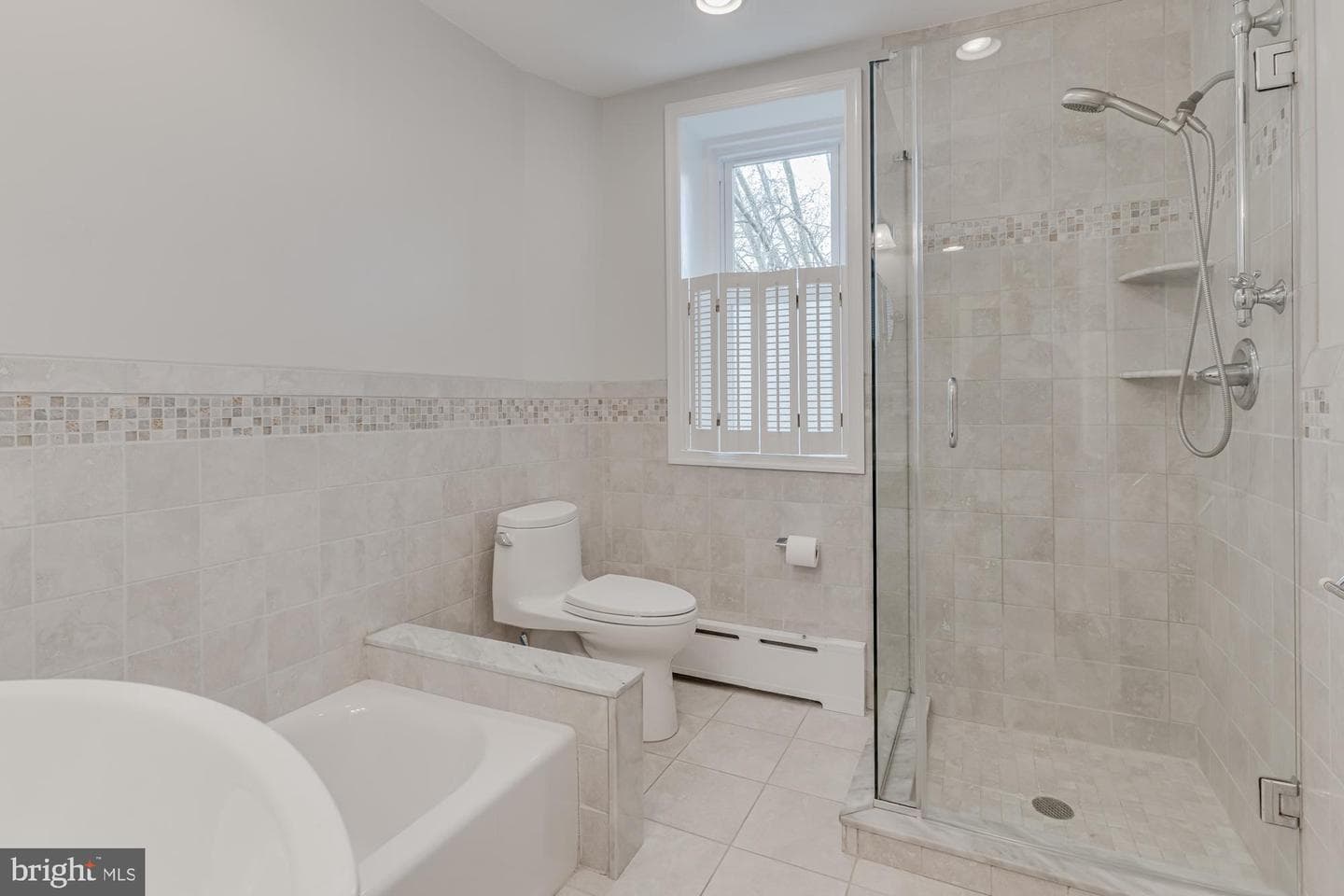 3039 Fanshawe Street photo 24