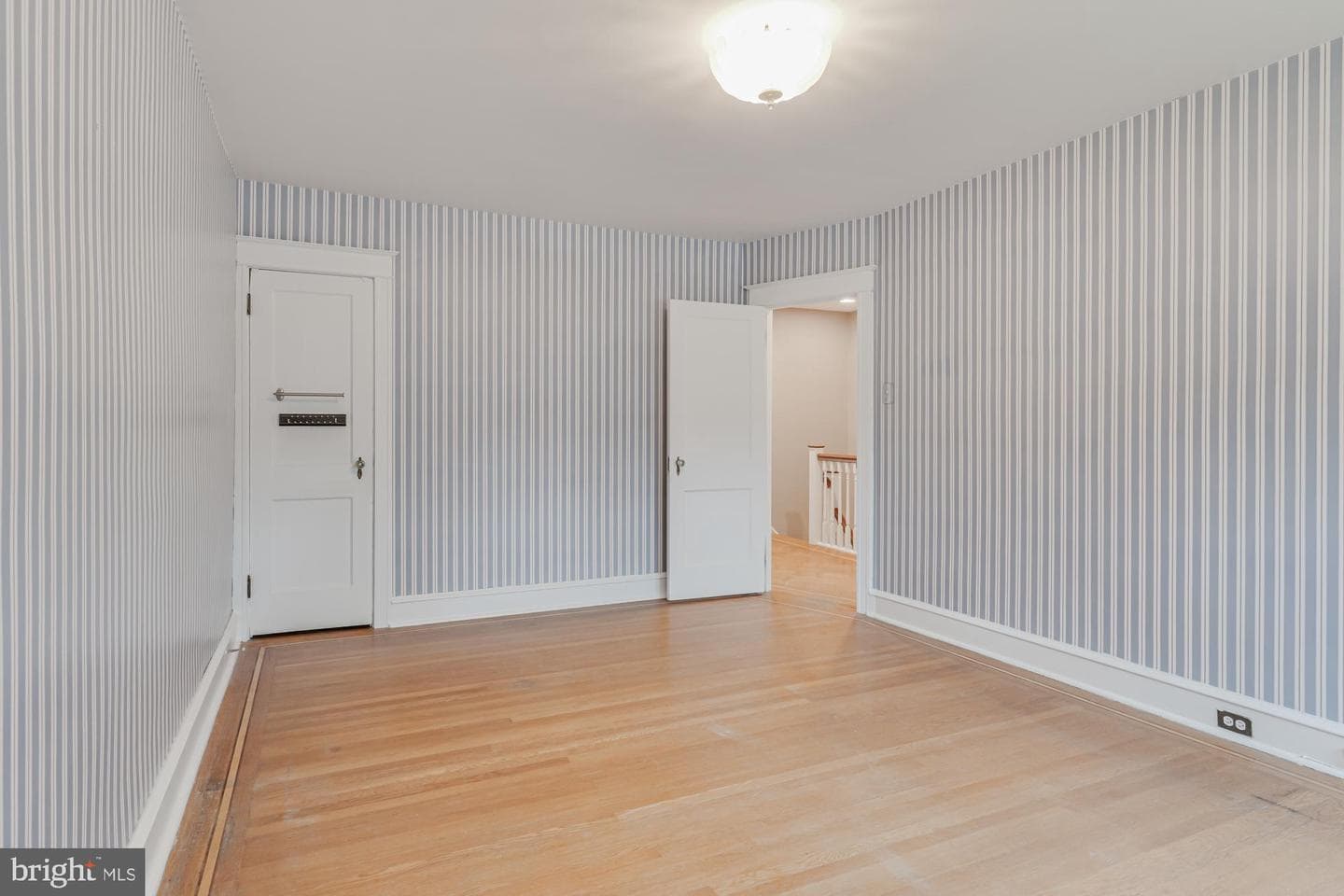 3039 Fanshawe Street photo 28