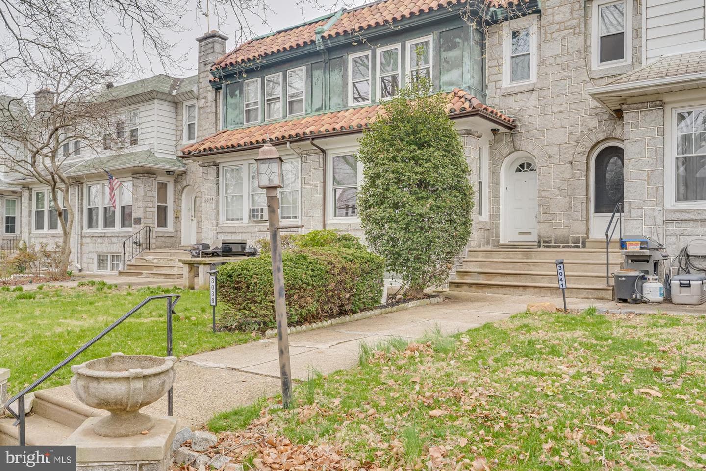 3039 Fanshawe Street photo 3