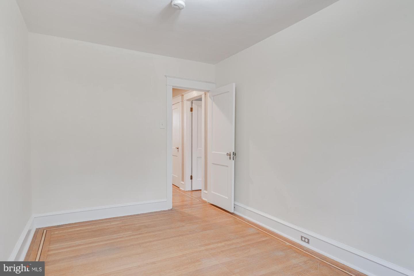 3039 Fanshawe Street photo 33