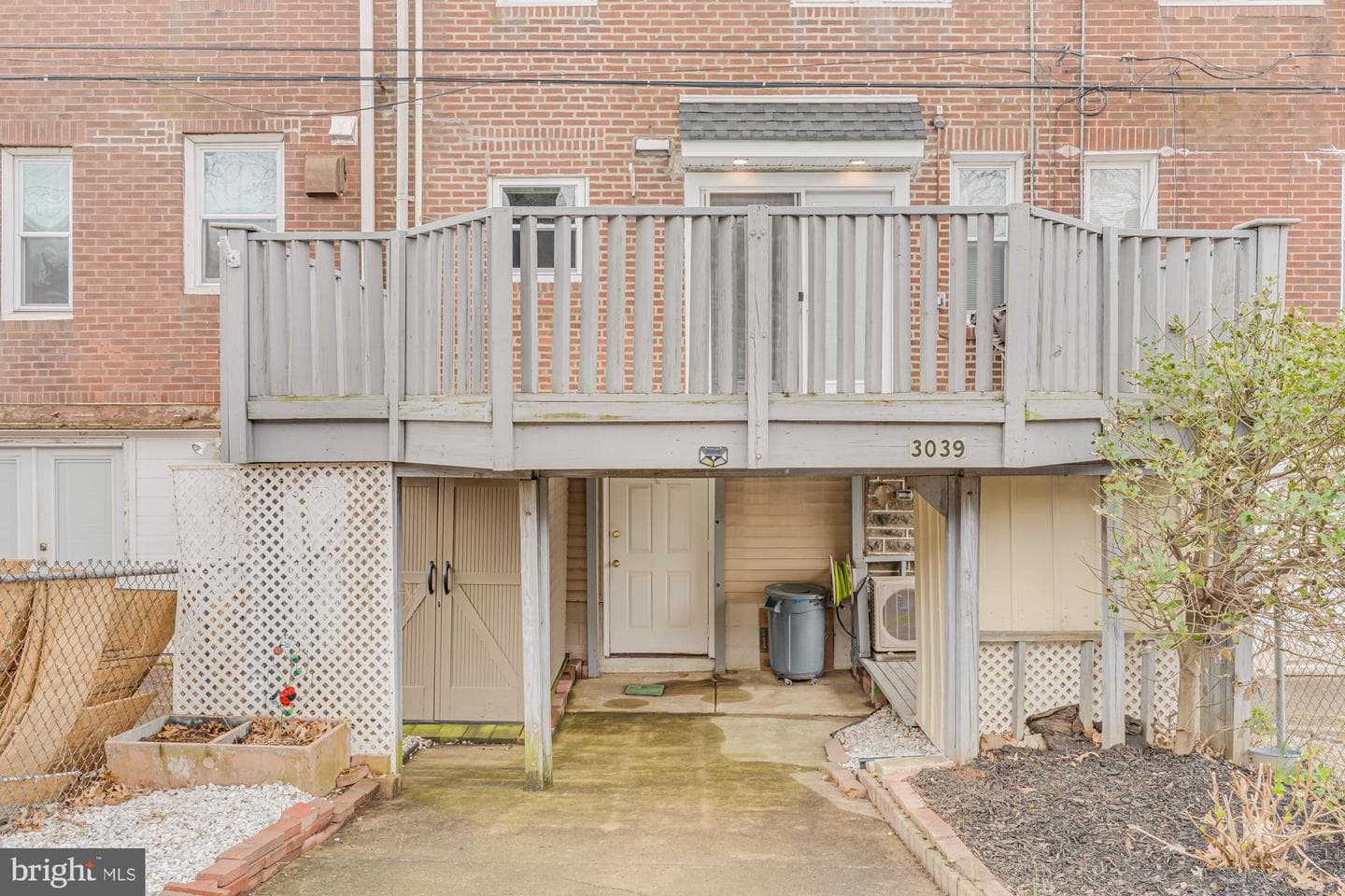 3039 Fanshawe Street photo 38