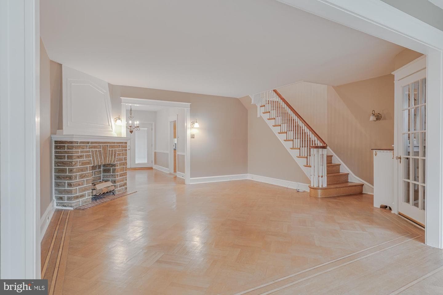 3039 Fanshawe Street photo 5