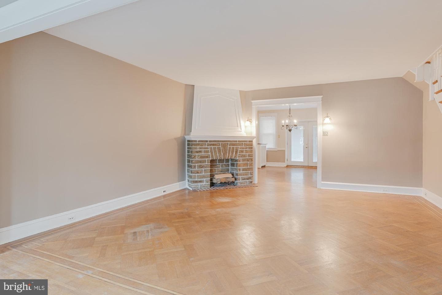 3039 Fanshawe Street photo 6