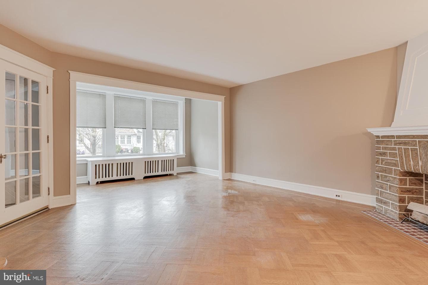 3039 Fanshawe Street photo 8