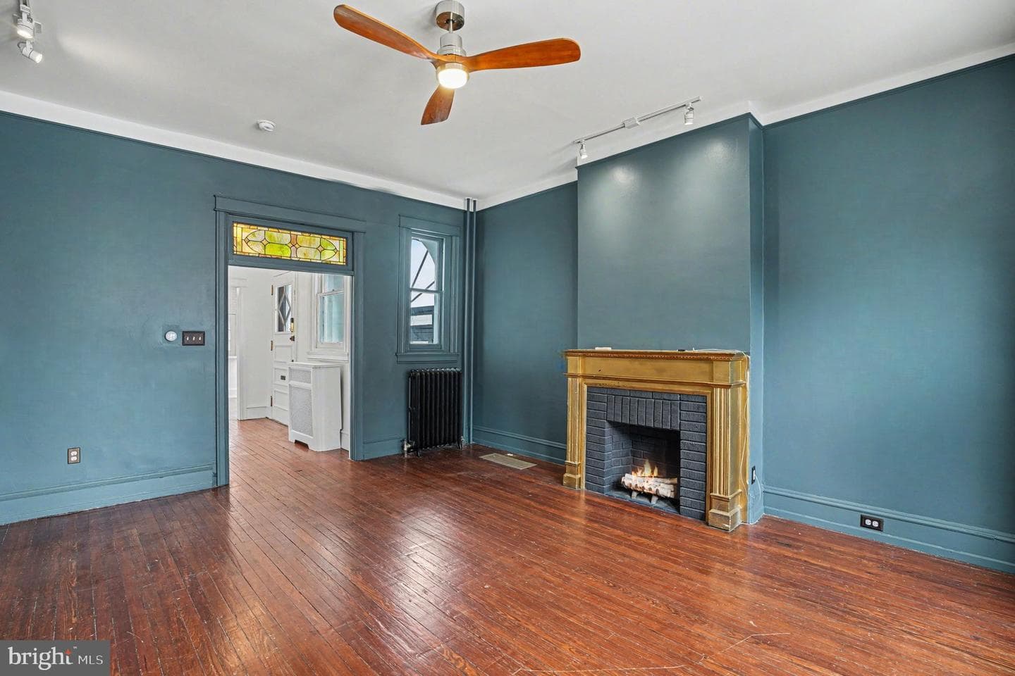 894 N 25th Street photo 12