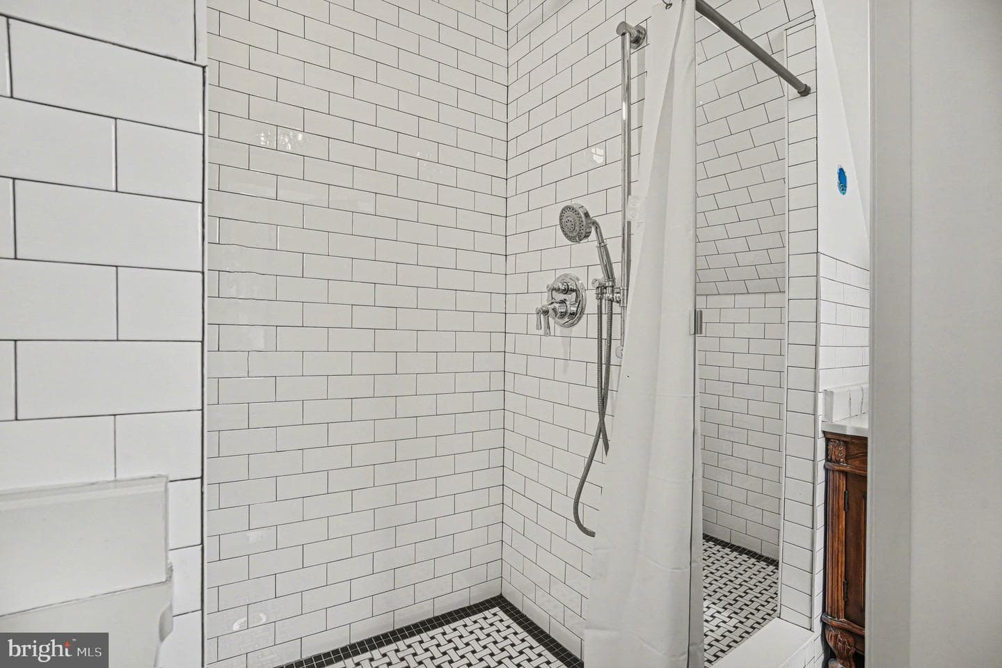 894 N 25th Street photo 32