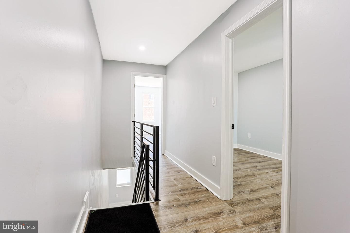 2825 E Victoria Street photo 18