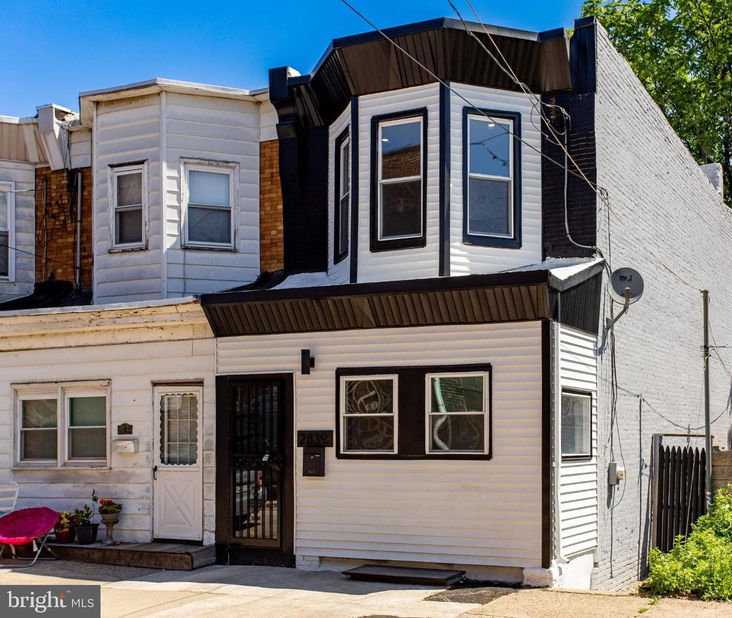 2825 E Victoria Street photo 6
