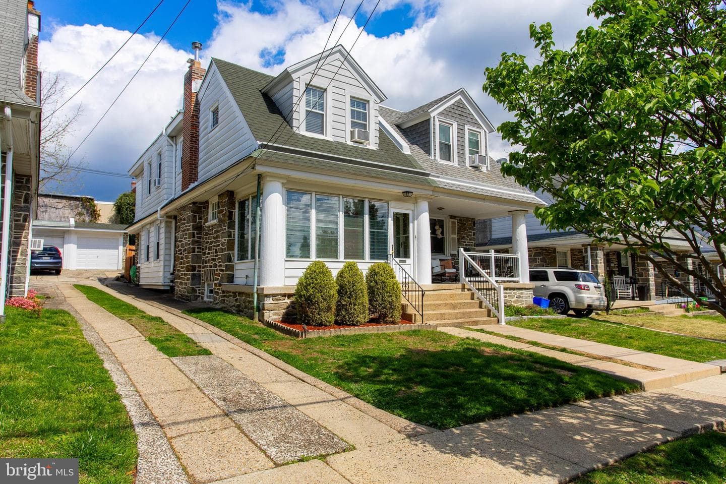 556 Fairthorne Avenue photo 3