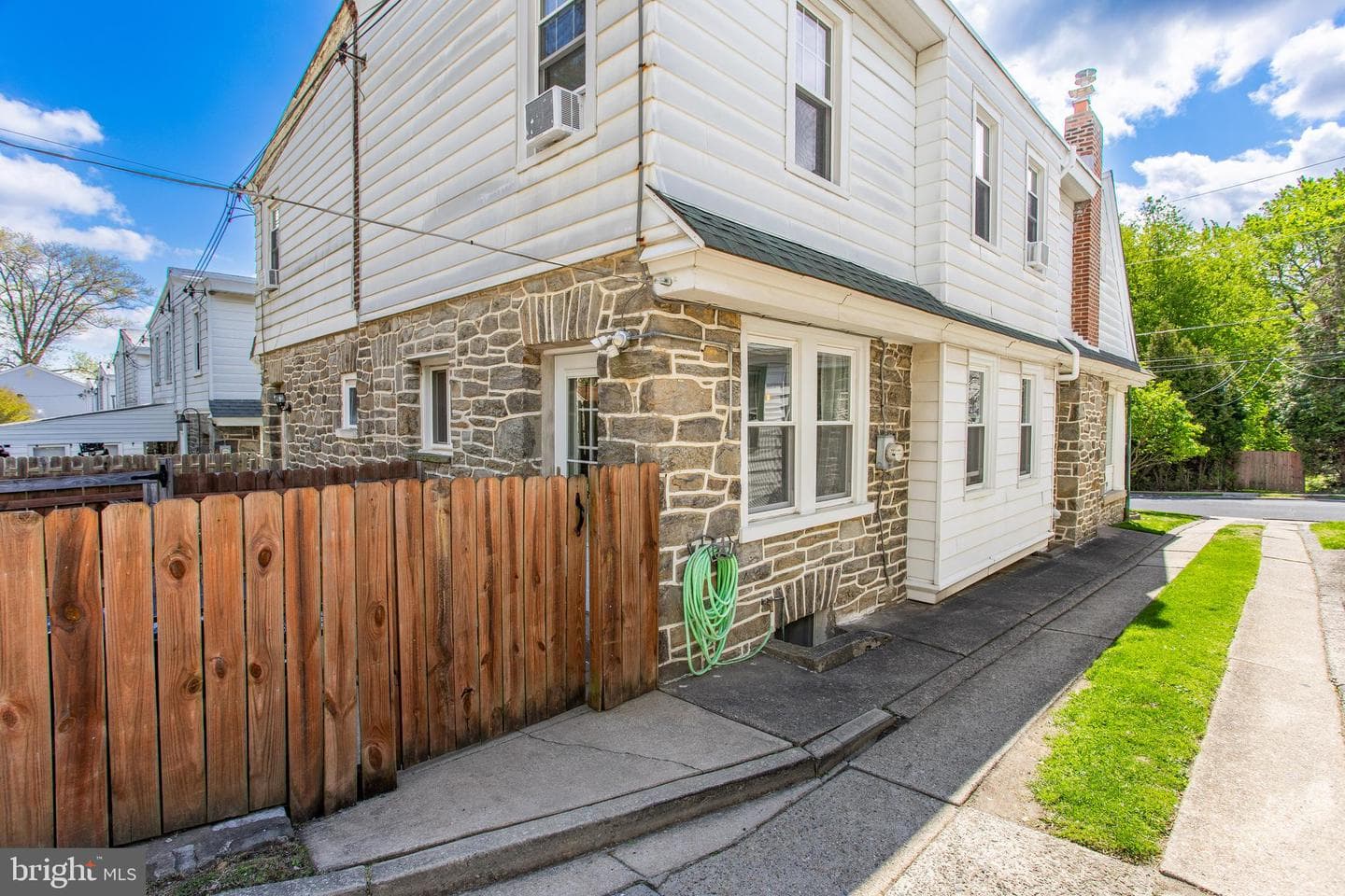 556 Fairthorne Avenue photo 6