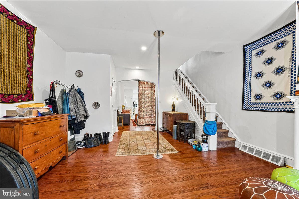 5451 Pine Street photo 10