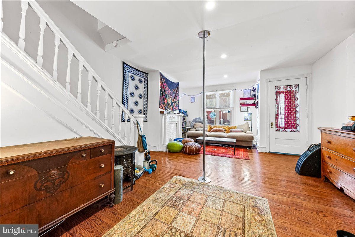 5451 Pine Street photo 13