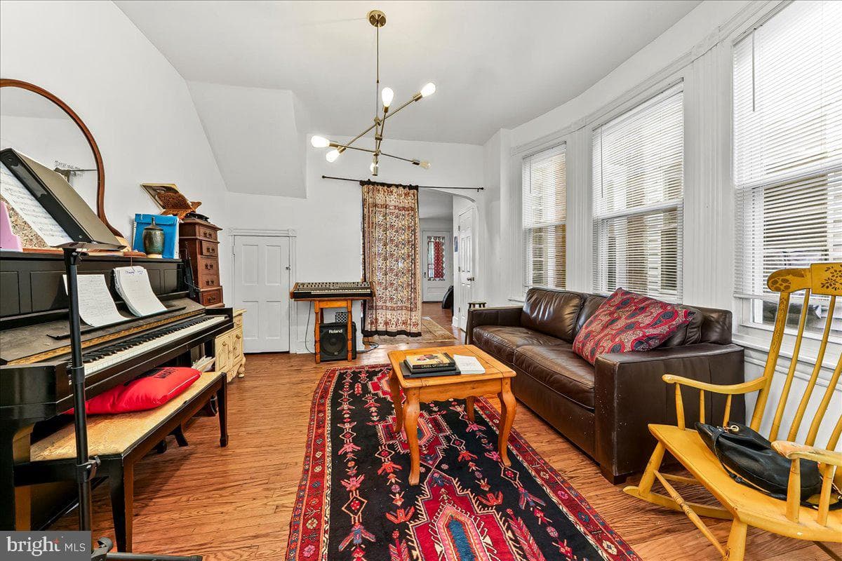 5451 Pine Street photo 18