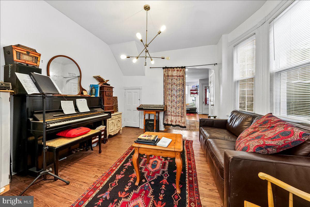 5451 Pine Street photo 19