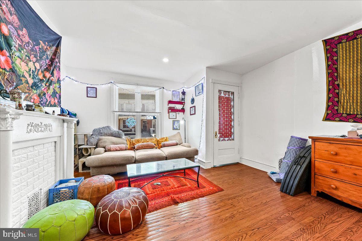 5451 Pine Street photo 9