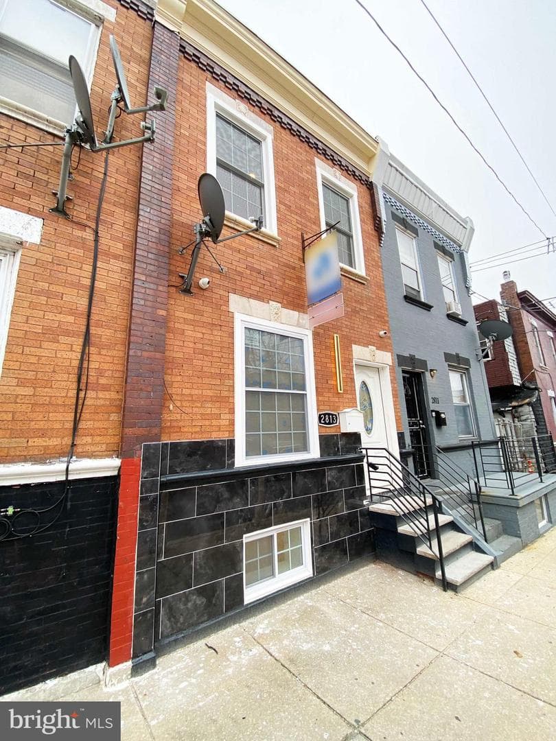 2813 N Lecount Street photo 4