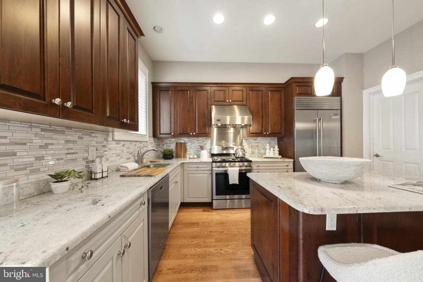 220 Gaskill Street photo 22