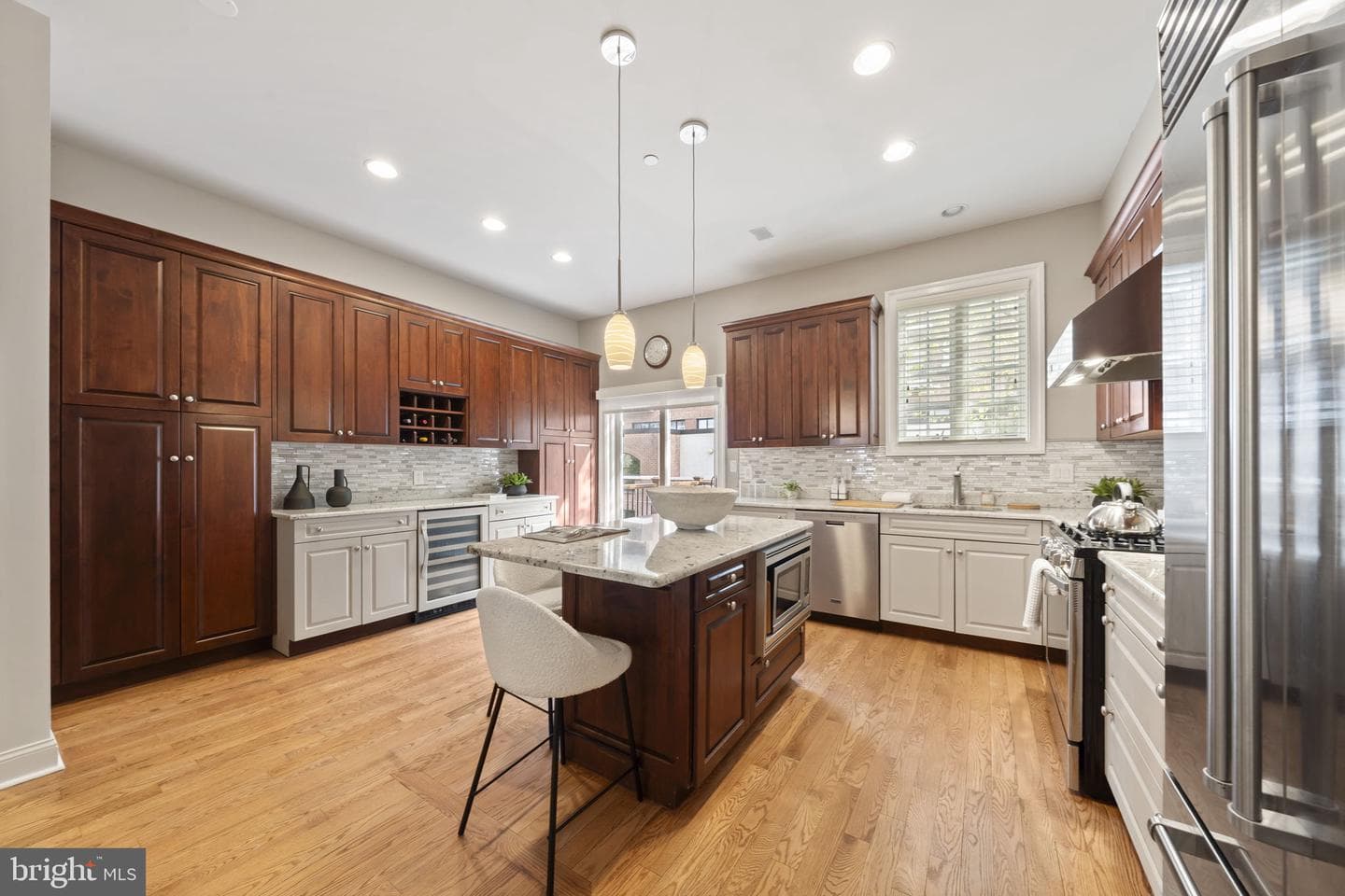 220 Gaskill Street photo 24