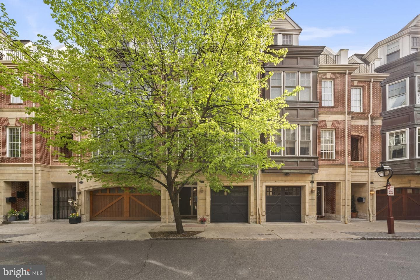 220 Gaskill Street photo 3