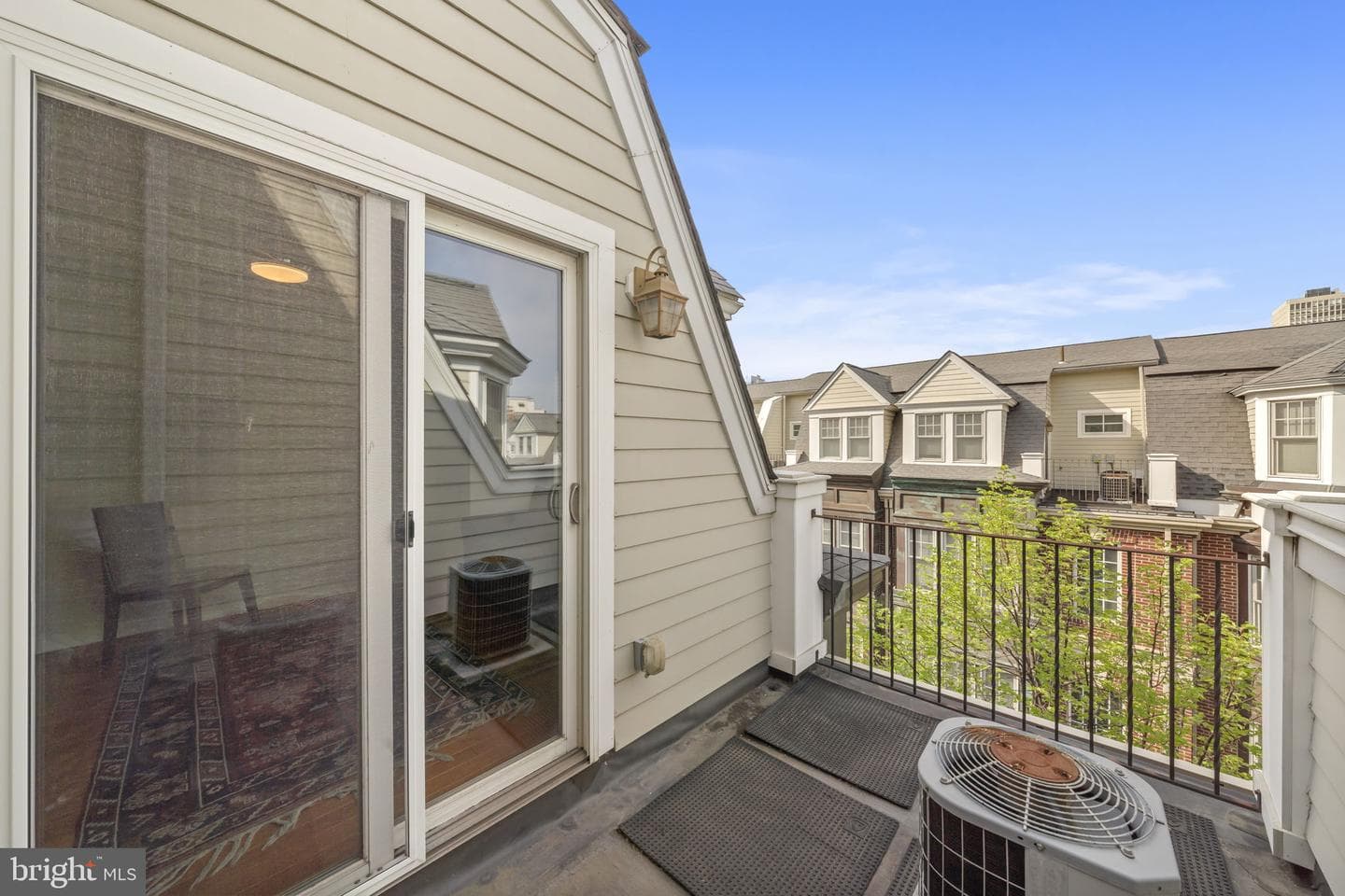 220 Gaskill Street photo 58