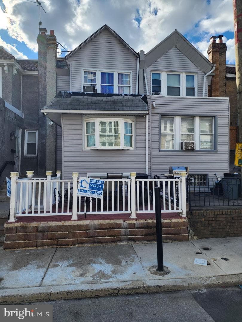 6414 Chelwynde Avenue, Philadelphia